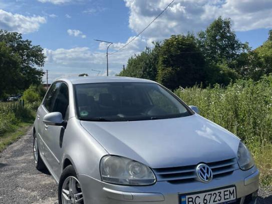 Volkswagen Golf
                            2006г. в рассрочку