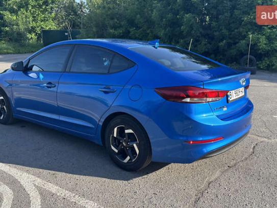 Hyundai Elantra                         2016г. в рассрочку