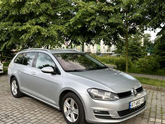 Volkswagen Golf                            2015г. в рассрочку