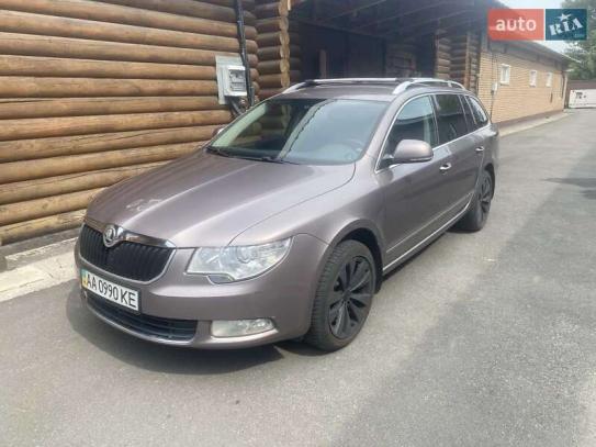 Skoda Superb                          2010г. в рассрочку