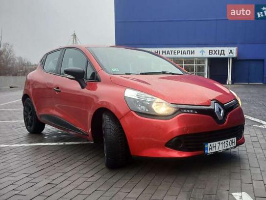 Renault Clio
                            2015г. в рассрочку