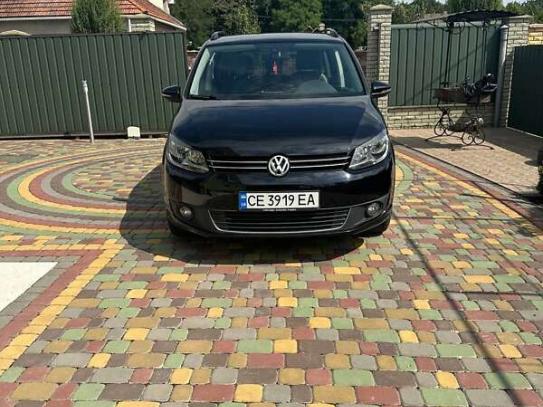 Volkswagen Touran 2014г. в рассрочку