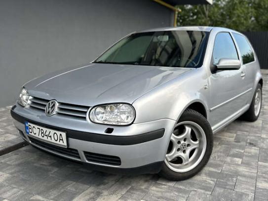 Volkswagen Golf                            2003г. в рассрочку