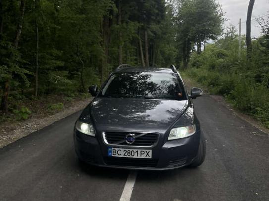 Volvo V50                             2010г. в рассрочку