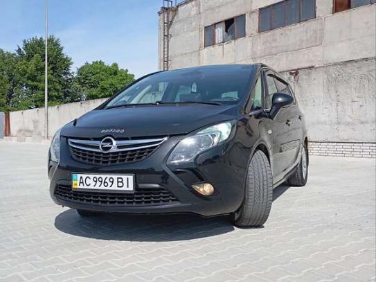 Opel Zafira tourer
                   2012г. в рассрочку