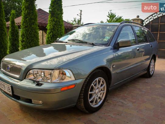 Volvo V40                             2003г. в рассрочку