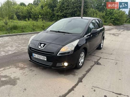 Peugeot 5008                            2011г. в рассрочку