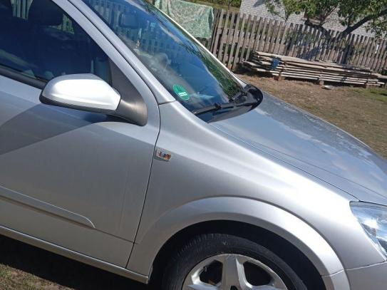 Opel Astra                           2008г. в рассрочку