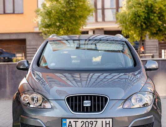 Seat Altea                           2012г. в рассрочку
