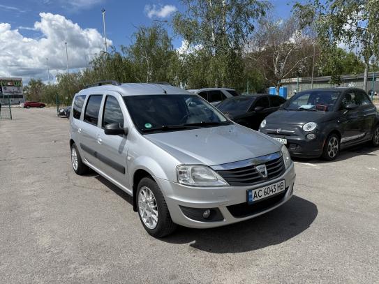 Dacia Logan mcv                       2011г. в рассрочку