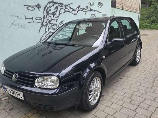 Volkswagen Golf 2000р. у розстрочку