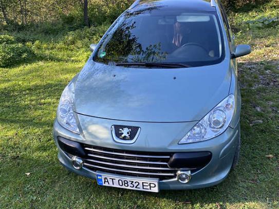 Peugeot 307 2006г. в рассрочку