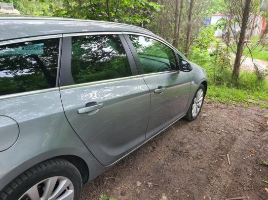 Opel Astra 2011р. у розстрочку