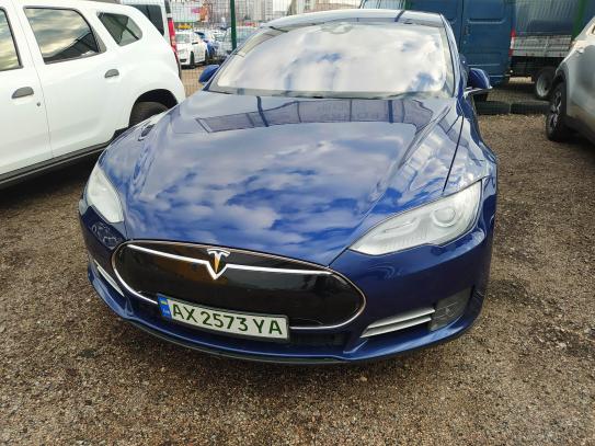 Tesla Model s                         2016г. в рассрочку