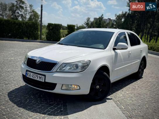 Skoda Octavia                         2010г. в рассрочку