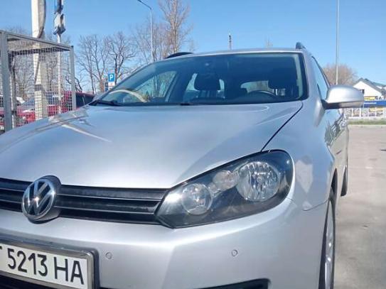Volkswagen Golf
                            2010г. в рассрочку