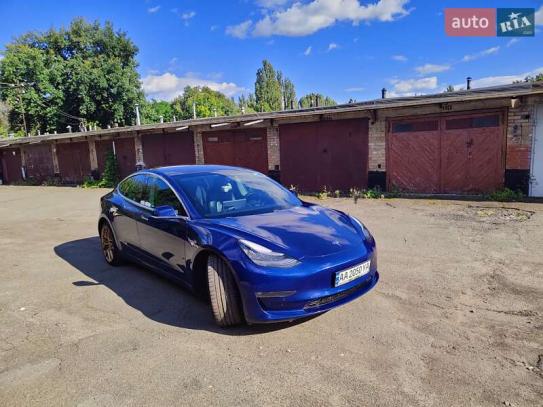 Tesla Model 3
                         2019г. в рассрочку