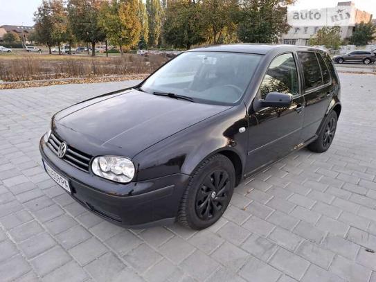 Volkswagen Golf 2001р. у розстрочку