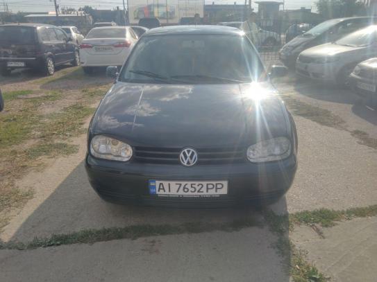 Volkswagen Golf 2001р. у розстрочку