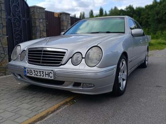 Mercedes-benz E200                            2001г. в рассрочку