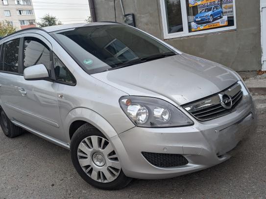 Opel Zafira                          2012г. в рассрочку