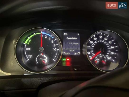 Volkswagen E-golf                          2015г. в рассрочку