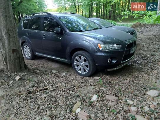 Mitsubishi Outlander                       2010г. в рассрочку