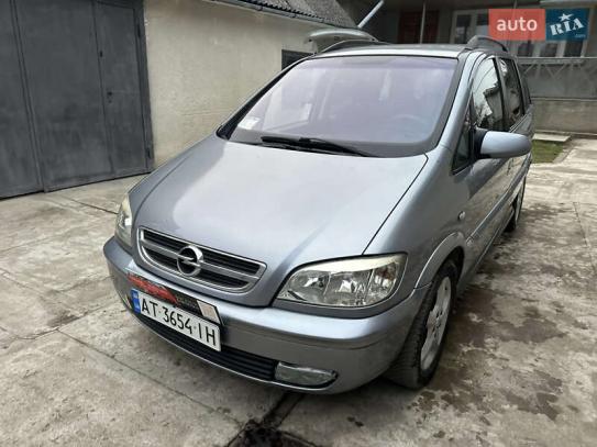 Opel Zafira 2004г. в рассрочку