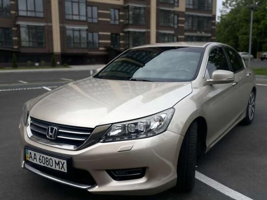 Honda Accord                          2013г. в рассрочку