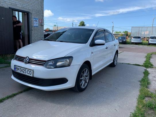 Volkswagen Polo                            2012г. в рассрочку