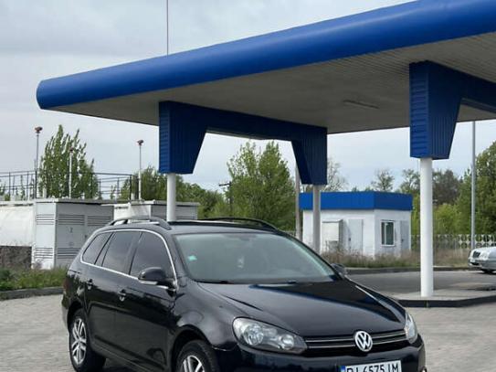 Volkswagen Golf                            2010г. в рассрочку