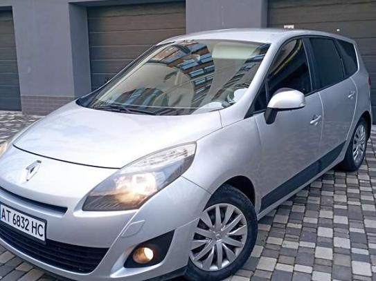 Renault Scenic                          2010г. в рассрочку