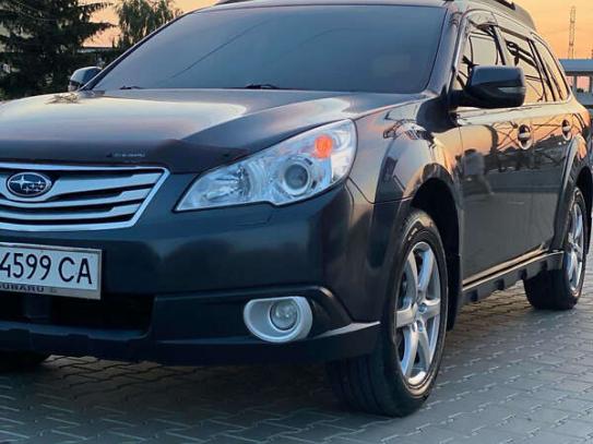 Subaru Outback                         2010г. в рассрочку