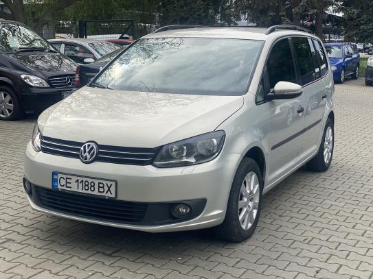 Volkswagen Touran 2012р. у розстрочку