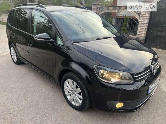 Volkswagen Touran 2014р. у розстрочку