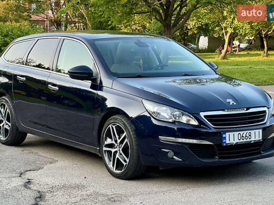 Peugeot 308 2014г. в рассрочку