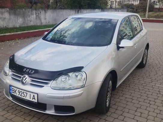 Volkswagen Golf 2005р. у розстрочку