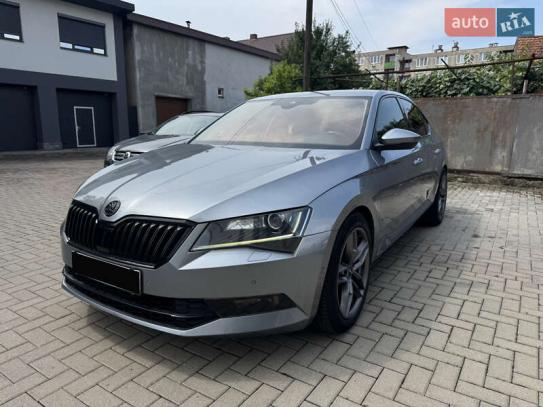 Skoda Superb 2015г. в рассрочку
