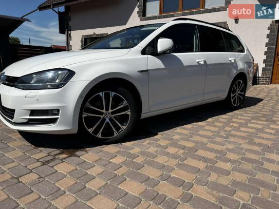 Volkswagen Golf                            2016г. в рассрочку