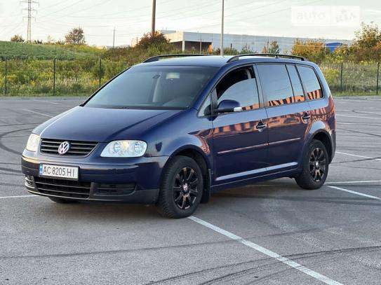 Volkswagen Touran 2003г. в рассрочку