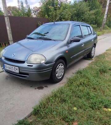 Renault Clio 2001г. в рассрочку