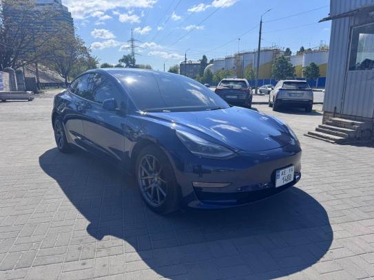 Tesla Model 3                         2022г. в рассрочку