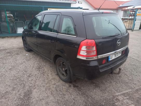 Opel Zafira 2008г. в рассрочку