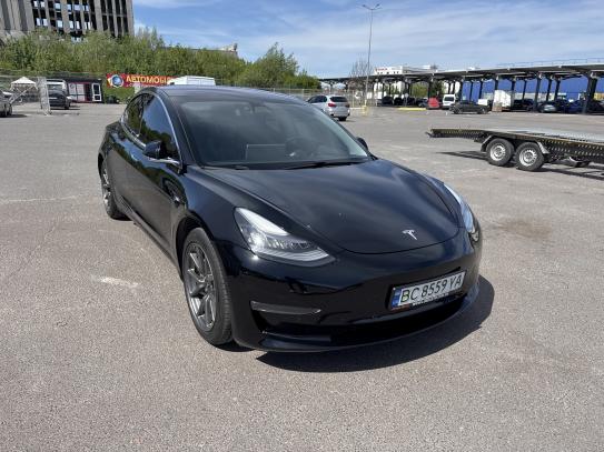 Tesla Model 3                         2019г. в рассрочку
