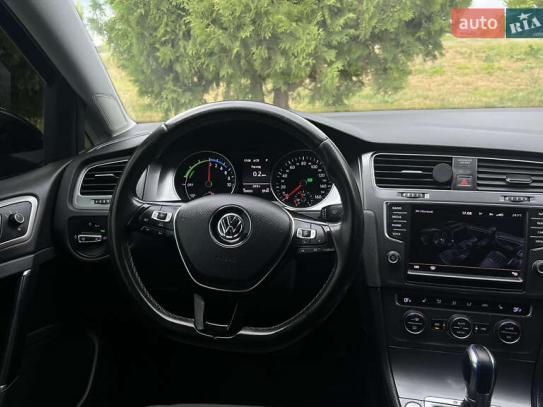 Volkswagen E-golf                          2014г. в рассрочку