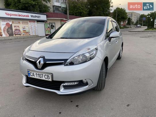 Renault Grand scenic                    2014г. в рассрочку