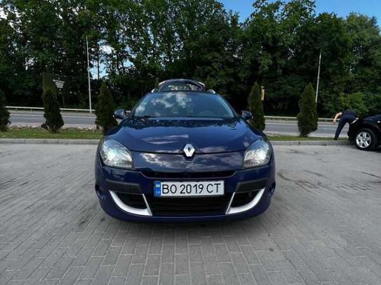 Renault Megane                          2010г. в рассрочку