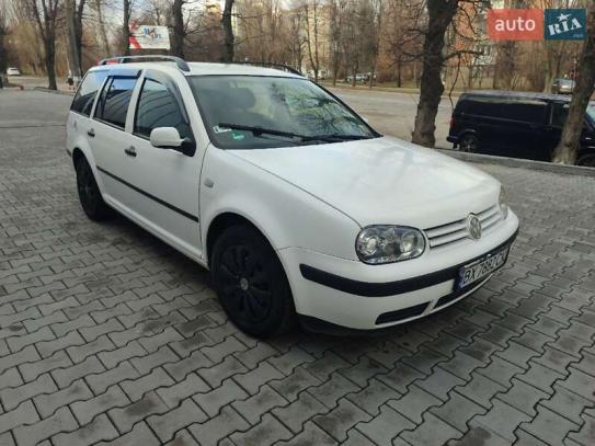 Volkswagen Golf                            2004г. в рассрочку