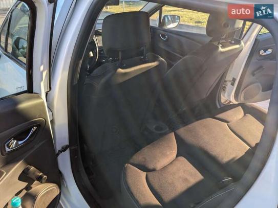 Renault Clio
                            2013г. в рассрочку
