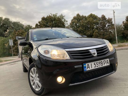 Dacia Sandero 2010г. в рассрочку